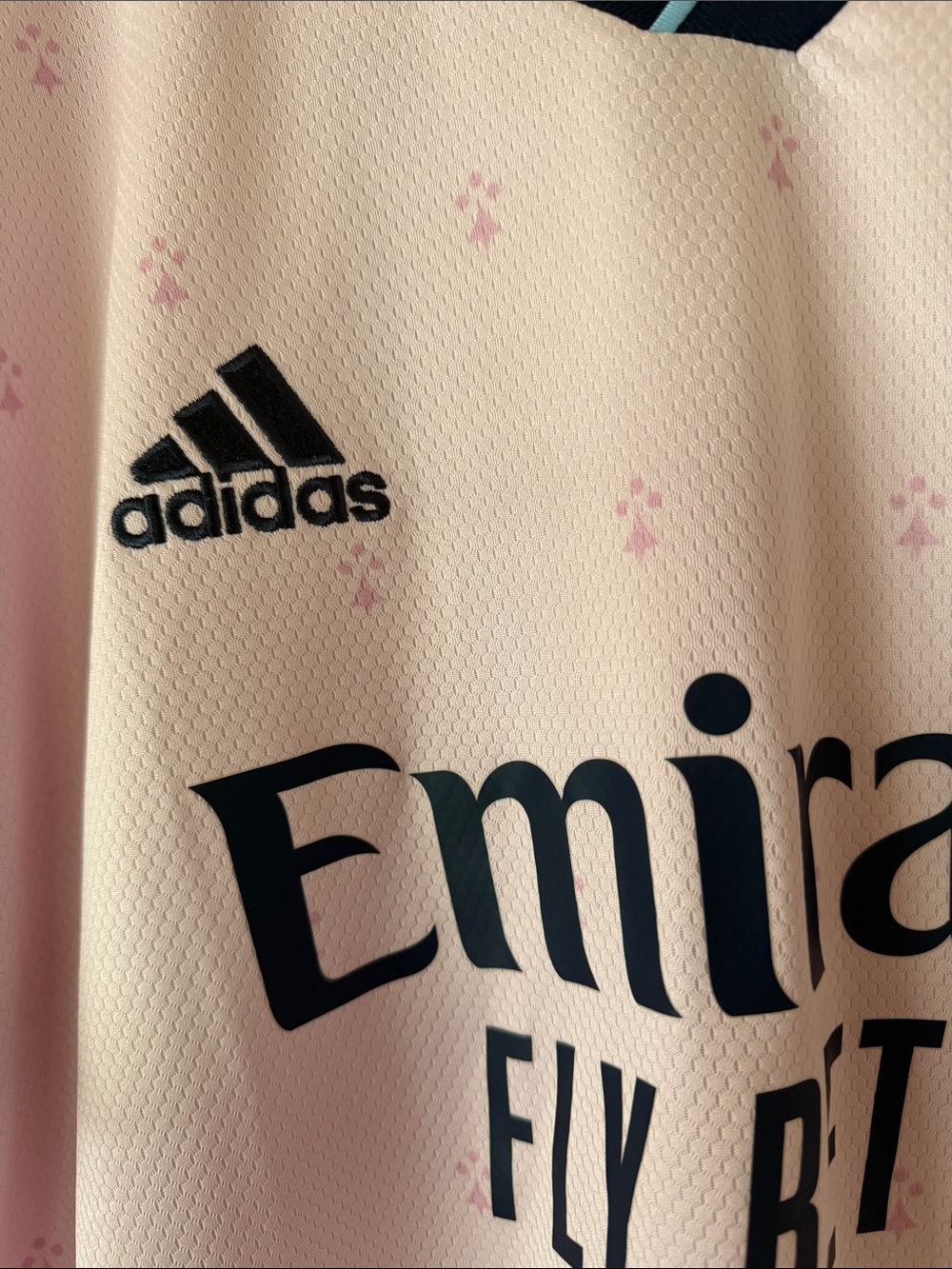 ARSENAL AUTHENTIC JERSEY- adidas
(supporter version, no 11) - Picture 8 of 16